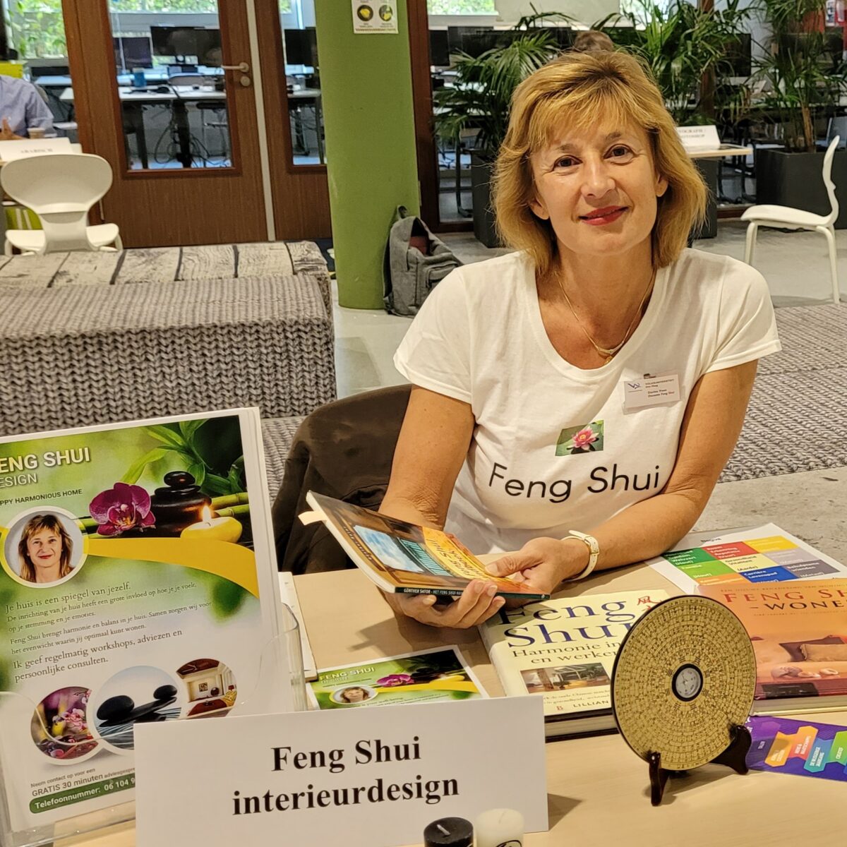 Darina-presenting-Feng-Shui-Design